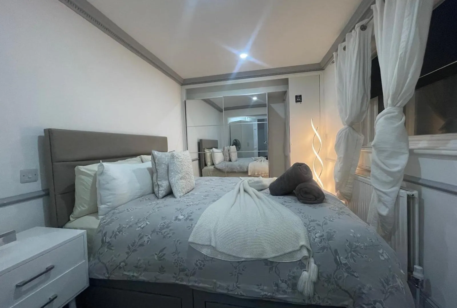 Modern & Central 1 Bedroom For 4 Guests In Brighton Apartment